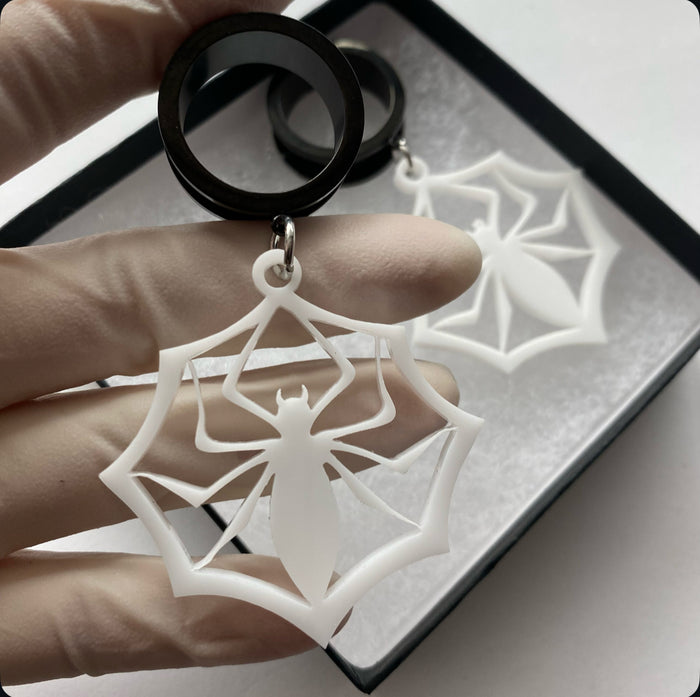 Spiderweb snowflake dangle plug tunnels