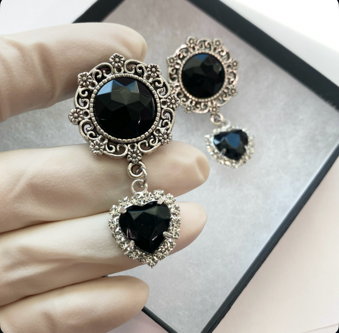 Emo Hearts Dangle Plugs