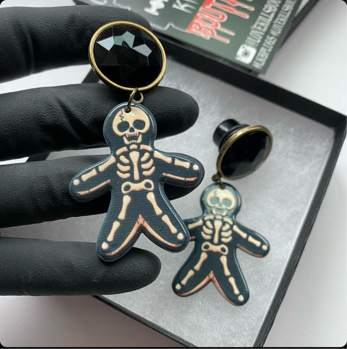 Gingerbread Skull Dangle Plugs