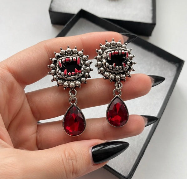 Queen Of The Damned Dangle Plugs
