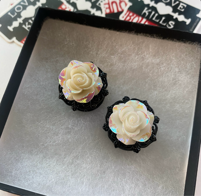 Iridescent White Rose Plugs Gauges