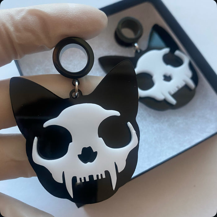 Kitten Skull dangle plug tunnels
