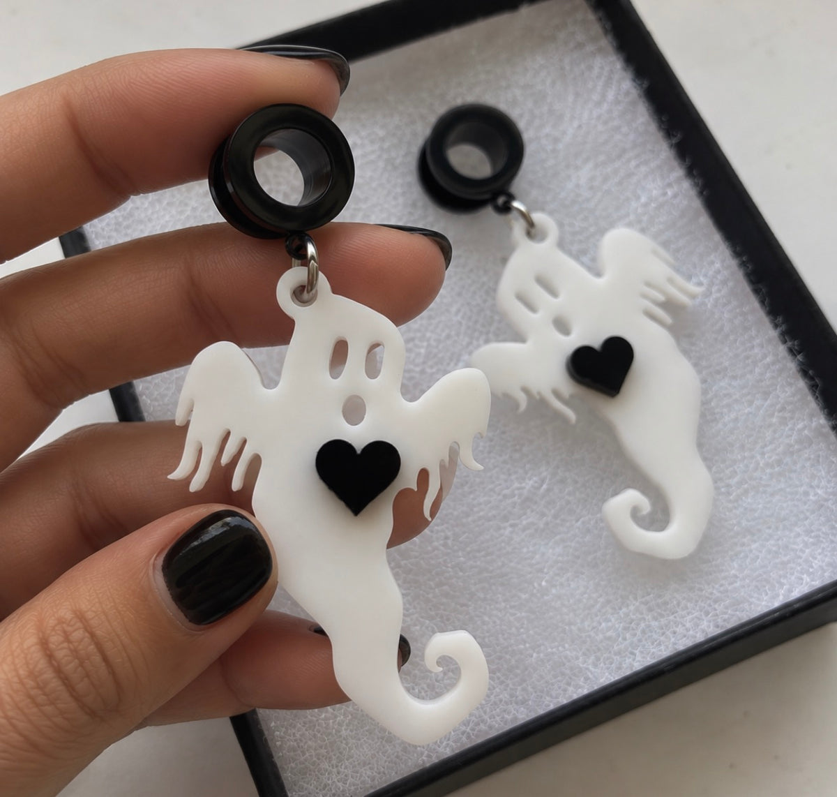 Emo heart ghost dangle plug tunnels