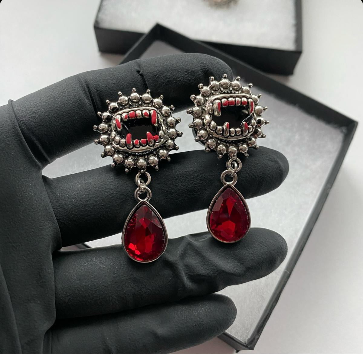 Queen Of The Damned Dangle Plugs