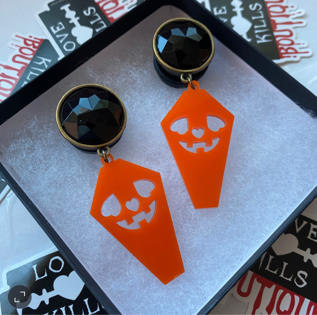 Jack - O - Lantern Coffin Dangle Plugs