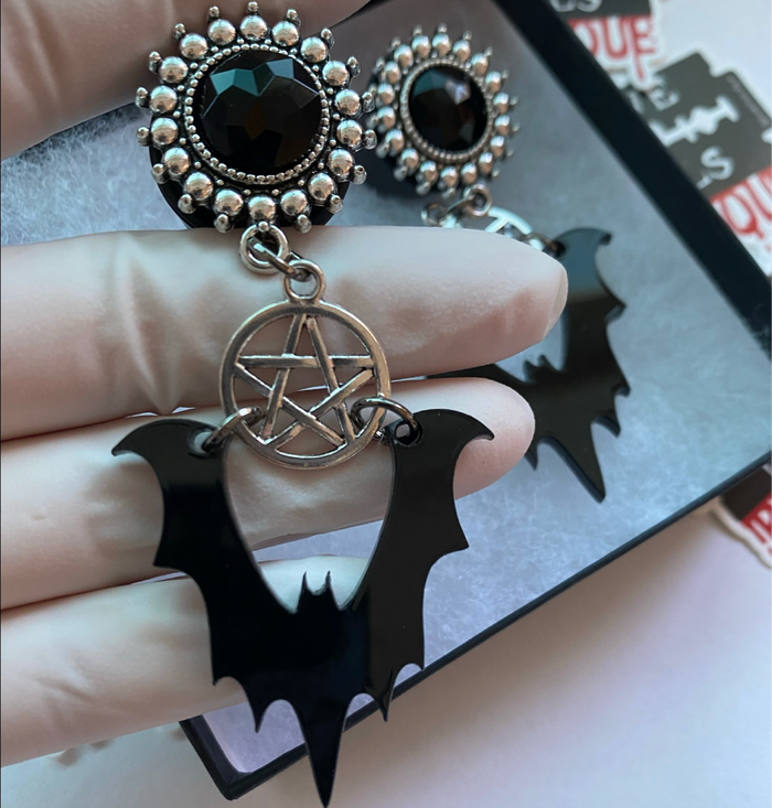 Pentacle Bat Dangle Plug