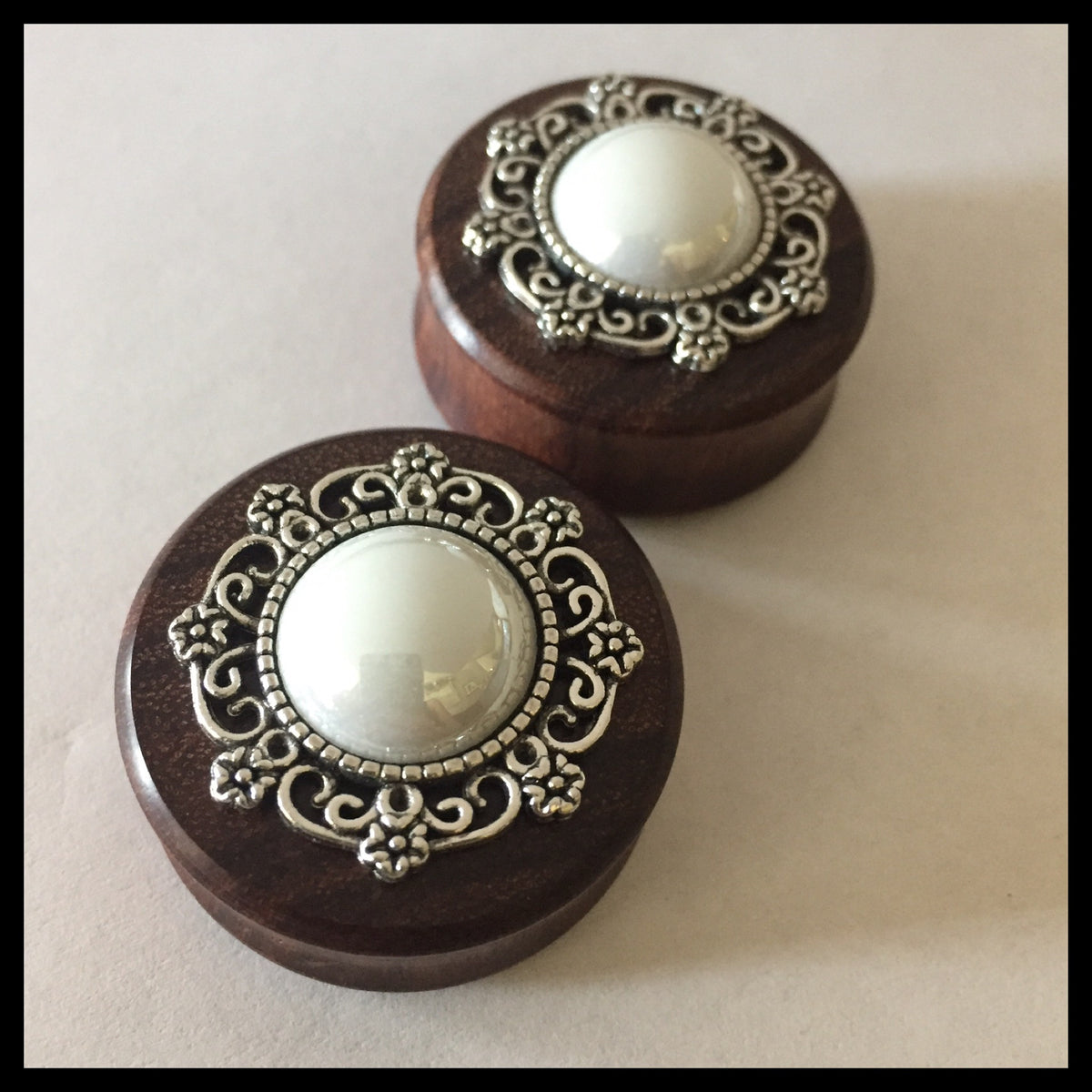 Granadillo Snowball Silver Round Plugs