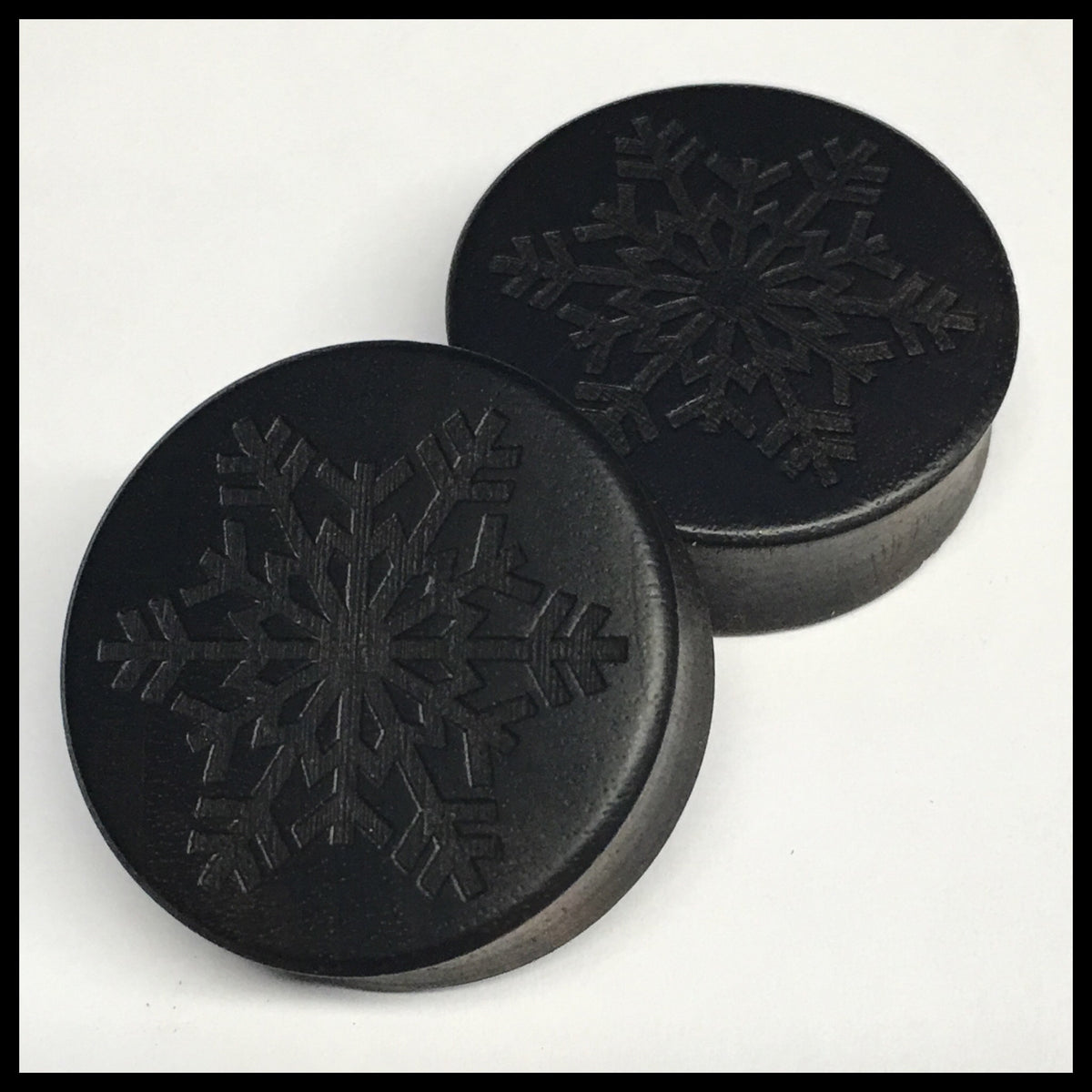 Ebony Snowflakes Round Plugs