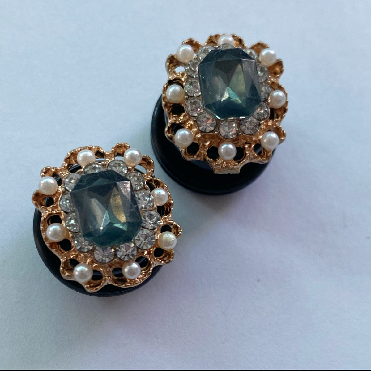 Rhinestone Pearls Plugs