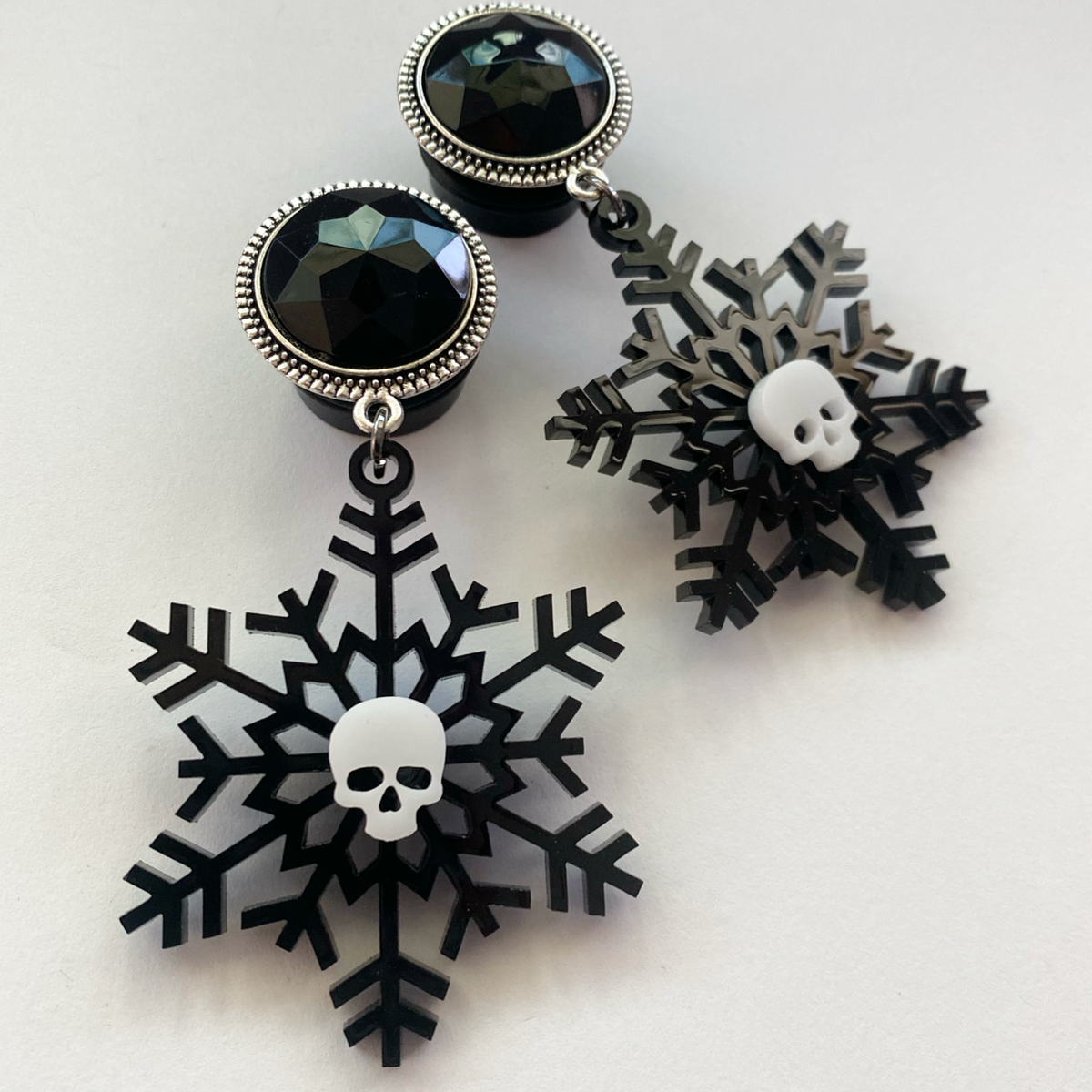 Snowflake Skull Dangle Plugs