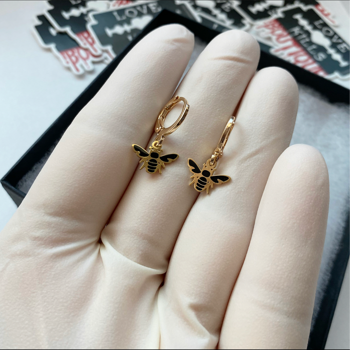 Bee Huggies’ Hoops